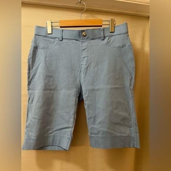 ⚫️ BOGO Thrill Light Blue Casual Shorts stretchy size 1x - Picture 1 of 7